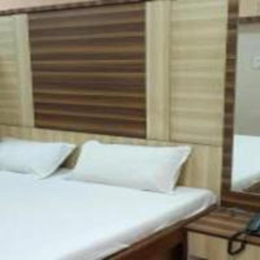 Carnival Hotel Pune Zewnętrze zdjęcie